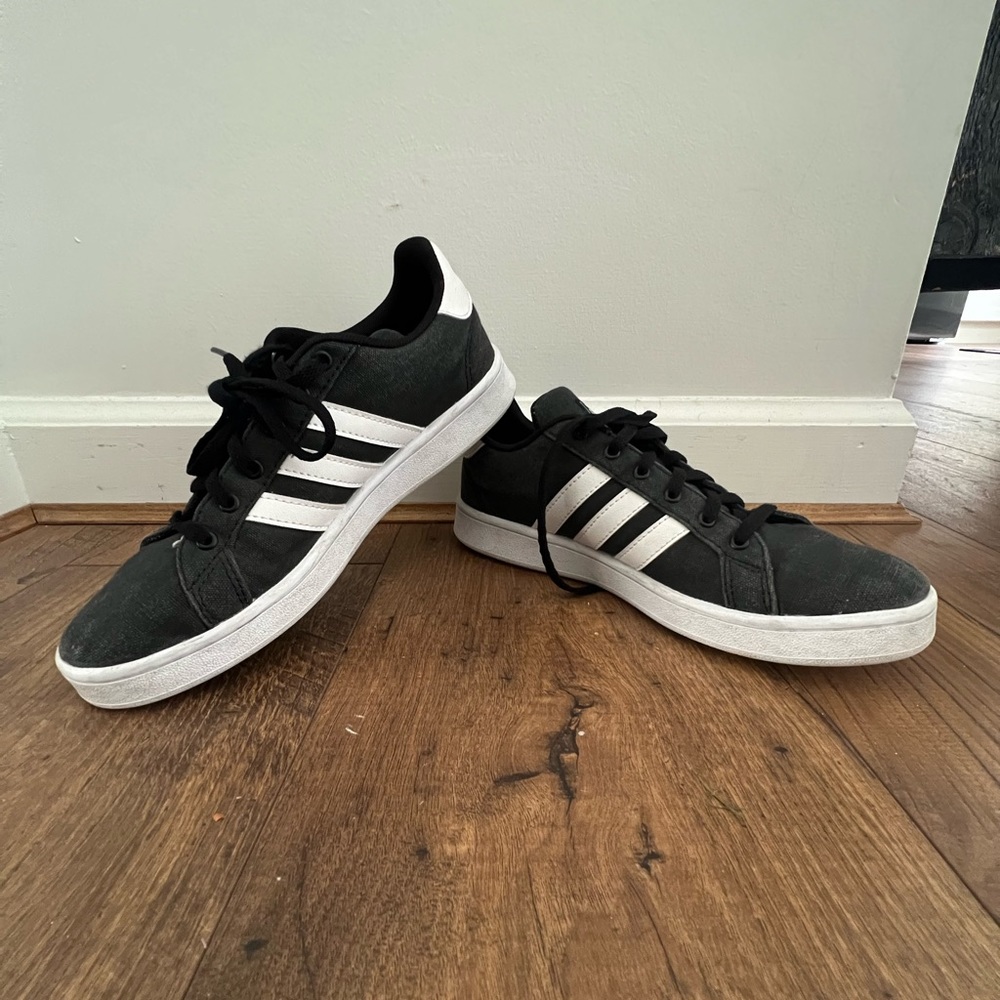Final ⬇️Boy’s Adidas Shoes